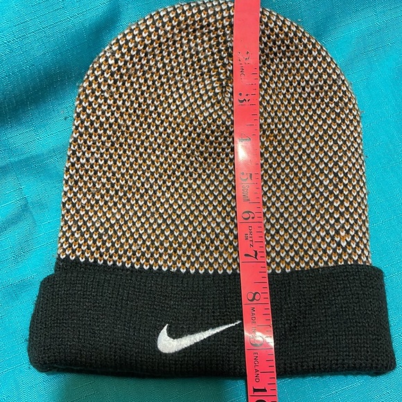 Nike Beanie - Picture 3 of 4